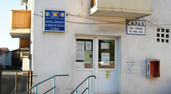 Elevii și studenții gorjeni, beneficiari de pensie de urmaș, așteptați la Casa de Pensii