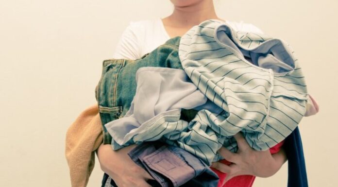 Reciclarea de haine vechi devine obligatorie