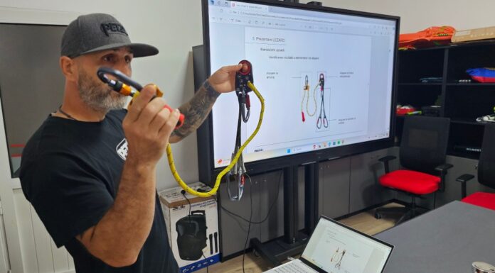 Cursuri pentru pregătirea salvatorilor montani în folosirea lonjei Lazard