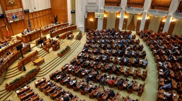 Parlamentul votează astăzi moțiunea de cenzură