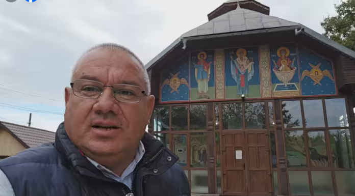 Resfințirea bisericii din satul Racoți, duminică. Slujbă oficiată de IPS Irineu