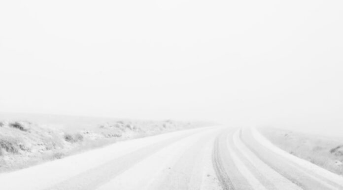 Transalpina, zăpadă de 5 cm! AVERTIZARE Salvamont Gorj!