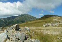 Repere autumnale, Odată cu toamna, Revenire în lumea de piatră a Jiului de Sus