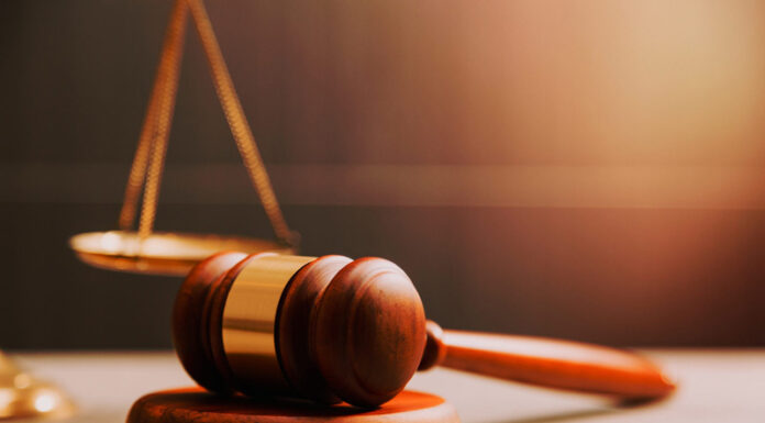 Închisoare pentru un șofer beat și fără permis, cu mașina furată