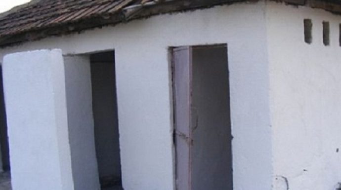 Bani de la Guvern pentru amenajare de WC-uri în 11 școli și grădinițe din Gorj