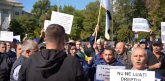 Revoltă în fața Guvernului. Ministrul Burduja, huiduit!