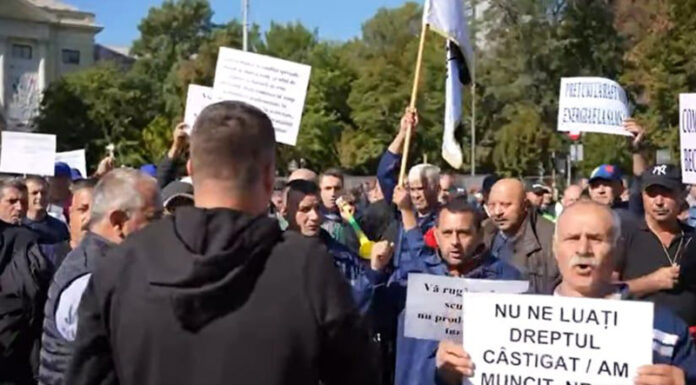 Revoltă în fața Guvernului. Ministrul Burduja, huiduit!