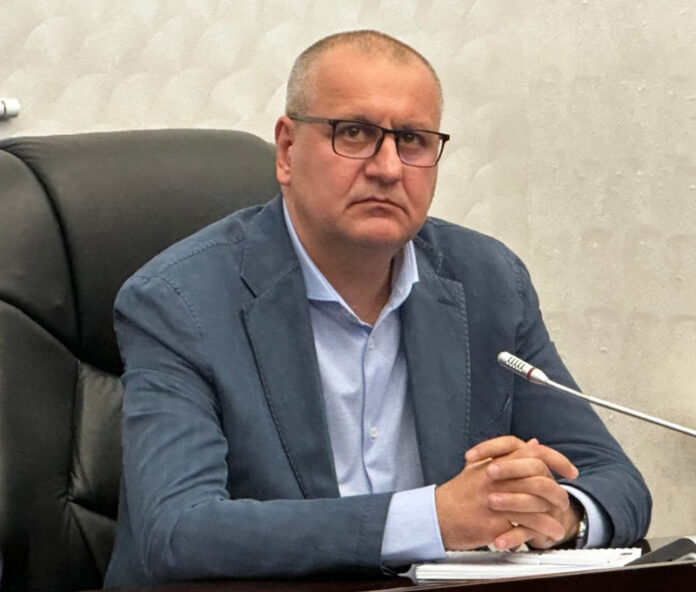 Cosmin Popescu depune astăzi jurământul