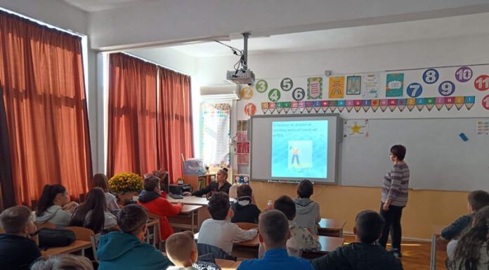 Săptămâna verde la Târgu Jiu: Elevii de la „Constantin Brâncuși” au învățat despre apele României