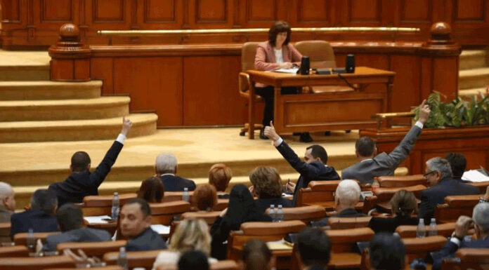 Minerii și energeticienii și-ar putea recupera drepturile cu ajutorul parlamentarilor. Proiectul USR de modificare a noii legi a pensiilor, votat în Senat