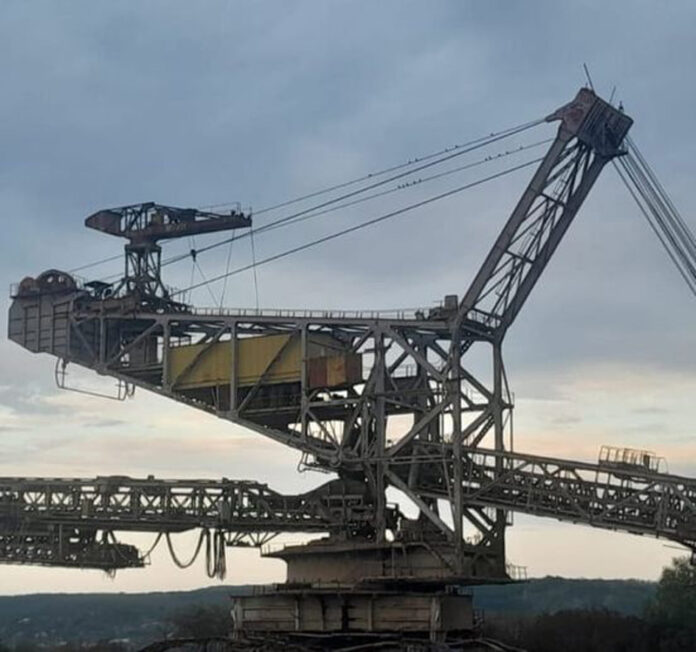 Ultima lucrare a unei cariere aflate în lista de închideri a CEO