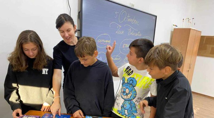 Elevii din Câlnic au marcat Ziua Internațională a Educației
