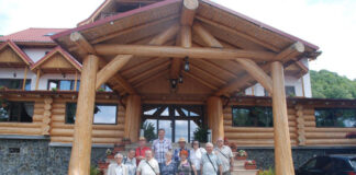 Mi-e dor de Gorjul copilăriei şi al tinereţii mele – ,,La 59 de ani de la absolvirea Liceului din Târgu-Cărbuneşti, în taina amintirilor frumoase, cred că «se intră pe uşa din faţă»”!