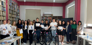 Târgu Jiu: Spectacole, concursuri, muzică și premii pentru elevi la Nocturna Bibliotecilor