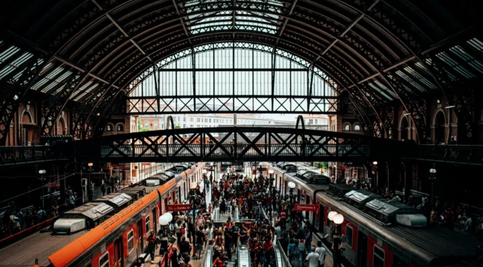 Explozii într-un tren plin cu europarlamentari