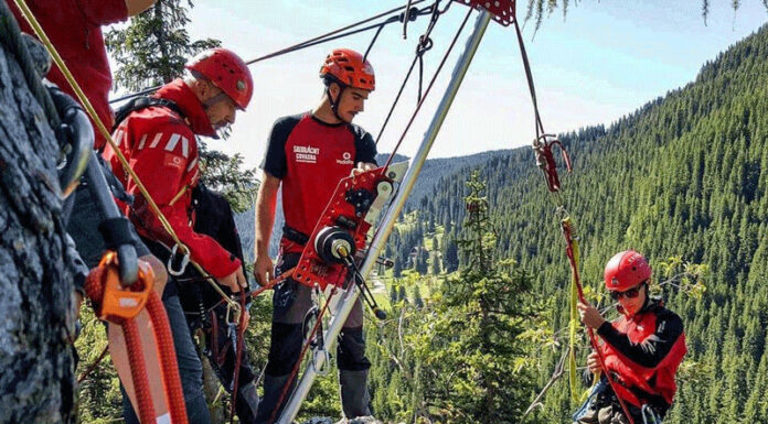 Salvatorii montani din Gorj, la un concurs în Italia