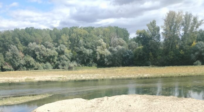 Prins când căra nisip și pietriș din Jiu