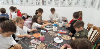 Zeci de copii, la atelierele de la Muzeul Județean