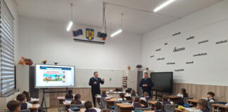 Jandarmii, la o clasă pregătitoare din Târgu Jiu. Campanie anti-violență în școli