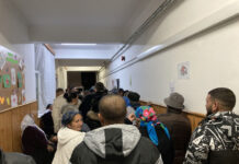 S-au înghesuit la vot la final de zi!