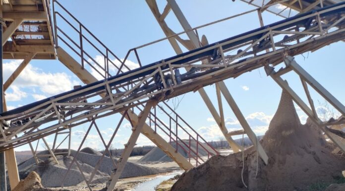 FOTO, Arcani: Stație de sortare amendată de comisarii de mediu