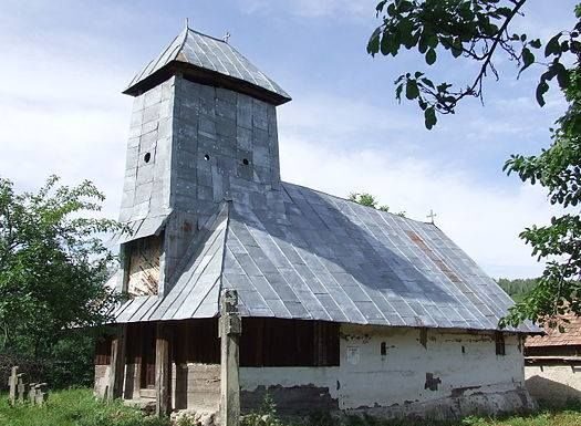 Eveniment unic în viața localității Polovragi: Slujba arhierească de resfințire a Bisericii monument istoric ,,Sf. Ierarh Nicolae”