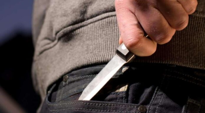 Bărbat atacat cu un cuțit pe o stradă din Motru