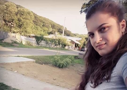 Târgu Jiu: O tânără cu handicap amenință că se sinucide