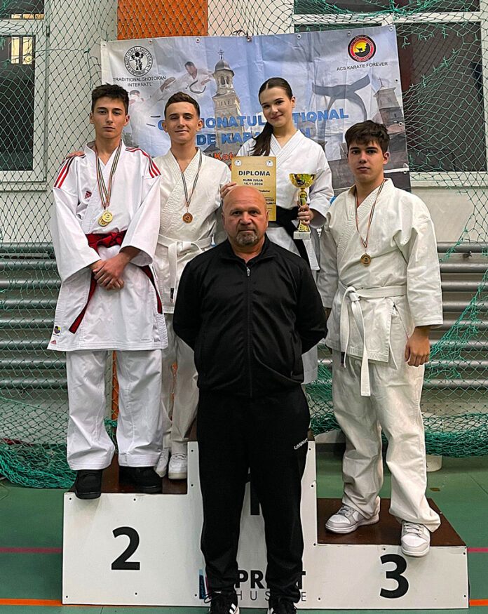 Doi frați din Bâlteni, medaliați la o competiție națională de karate