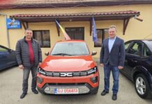 Mașini electrice noi pentru două primării din Gorj