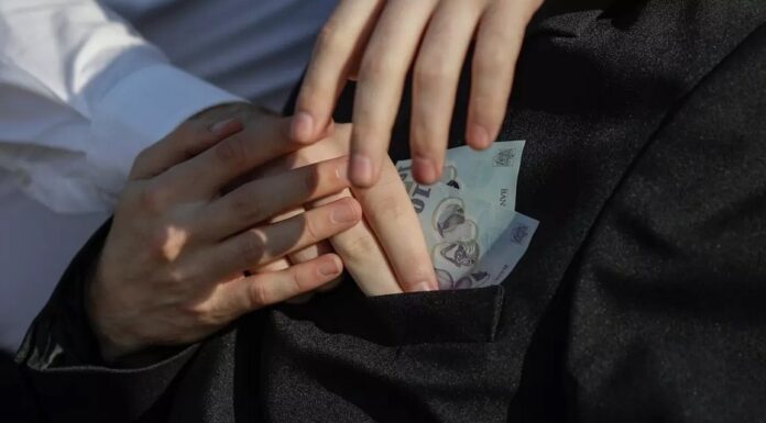 A oferit mită unui polițist „ca să fie bine”. Condamnare!