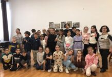 Zeci de elevi, la atelierul de cercetare și arte combinate, organizat de Muzeul Județean