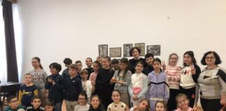 Zeci de elevi, la atelierul de cercetare și arte combinate, organizat de Muzeul Județean