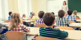 Tichete sociale de 500 de lei pentru elevii dezavantajați