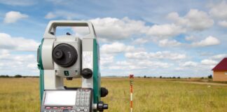 Pensionar condamnat pentru violență în familie. Și-a lovit sora din cauza unei moșteniri