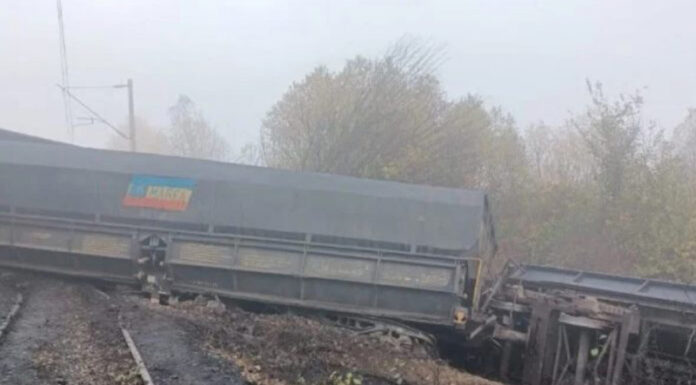 Anchetă finalizată în cazul celor 8 vagoane încărcate cu cărbune care au deraiat între stațiile Drăgotești și Borăscu