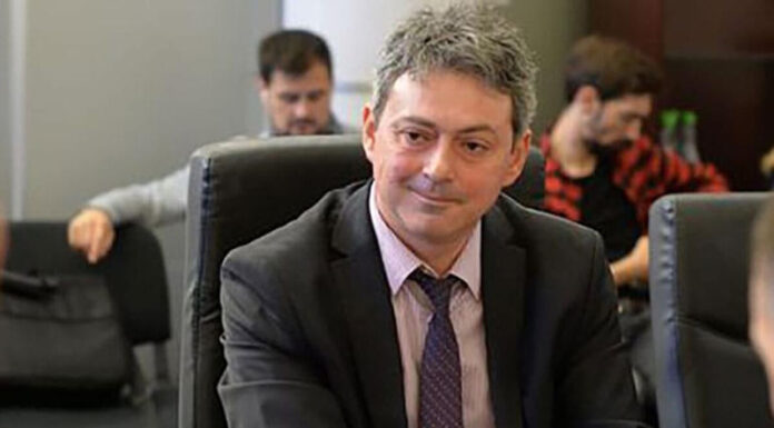 Plaveti, Cavalerul lui Klaus Iohannis! Lovitură dată salariaților CEO