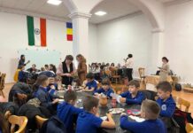 Zeci de elevi, la Atelierele lui Moș Crăciun de la Muzeul Județean