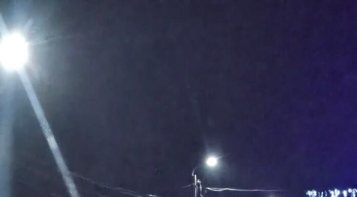 Accident la Cornești. Șoferiță rănită după ce a intrat într-un cap de pod