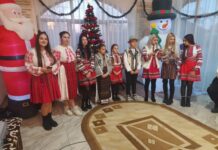 Colinde de Crăciun la biserica din Vierșani