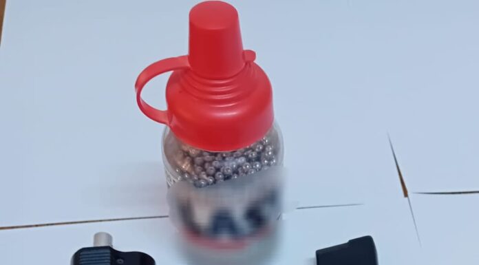 Percheziții la Bâlteni