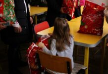 Cadouri de la deținuți pentru beneficiarii din Centrul Maternal