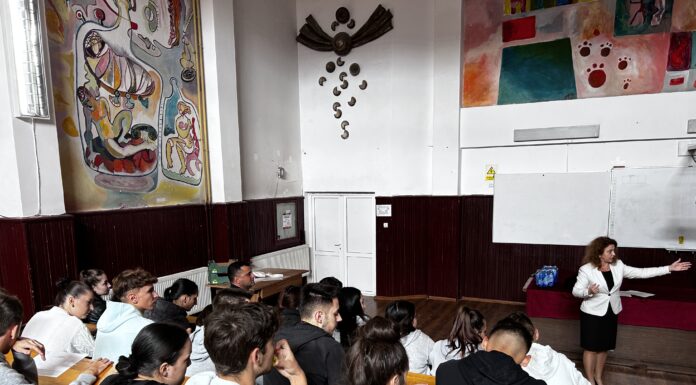 Peste 200 de tineri, parte din proiectul „Voluntar în Târgu Jiu”, derulat de ADER