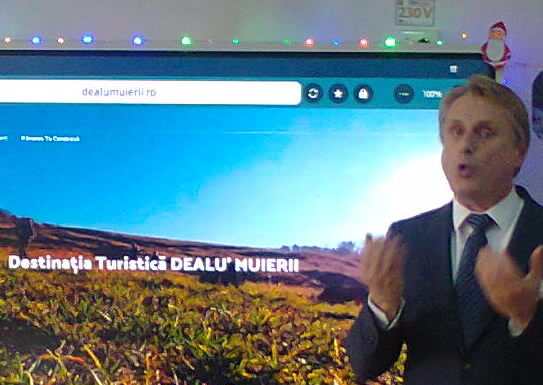 Sesiunea extraordinară a Societatăţii cultural-ştiinţifice Rădineşti Gorj, pentru destinaţia turistică «Dealu’ Muierii» (I) – ,,Societatea cultural-ştiinţifică Rădineşti Gorj, va fi «puntea de legătură» între comunităţile locale şi destinaţia turistică «Dealu’ Muierii», şi instituţiile financiare şi instituţiile publice din Regiunea Oltenia, din România şi din Uniunea Europeană”!