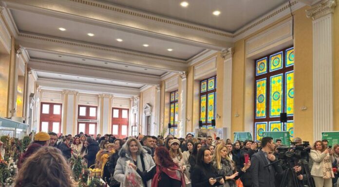 Concert de colinde și Târg caritabil la Universitatea din CRAIOVA