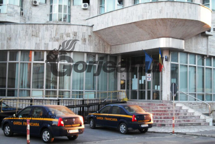 Proprietarul unui teren din Târgu Jiu, executat silit de Fisc