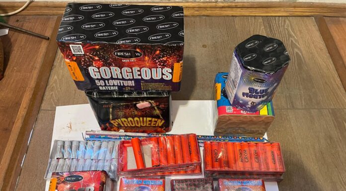 39 de kg de articole pirotehnice, ridicate de polițiști
