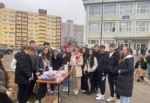 Târg caritabil la Liceul Teologic Târgu Jiu