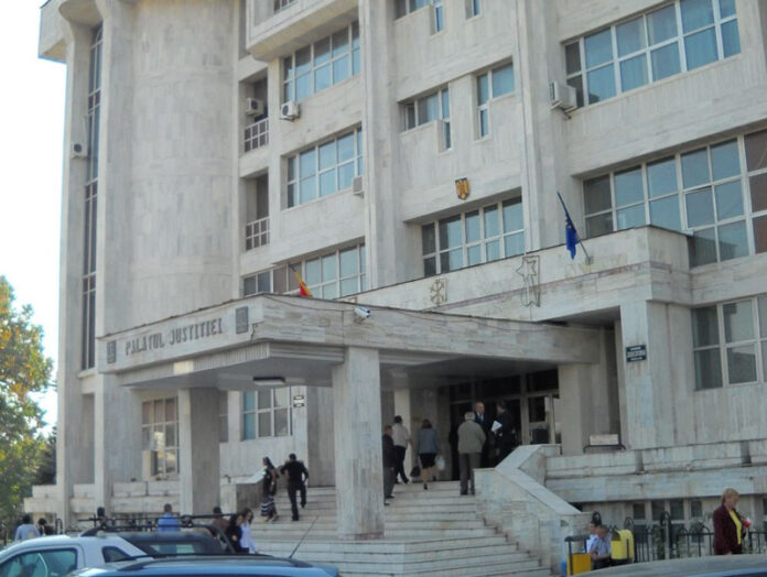 Afaceriștii de la Ydail și funcționari din cadrul Consiliului Județean Gorj, judecați pentru obținere ilegală de fonduri și fals în înscrisuri! Prejudiciul depășește 3 milioane de lei!