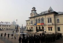 „Hai să dăm mână cu mână”, vineri, în Piața Prefecturii